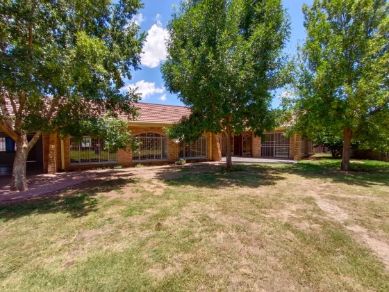 Kroonstad, 4 Bedrooms Bedrooms, 0 ,3 BathroomsBathrooms,House,For Sale,0,1488