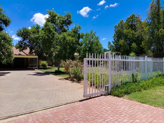 Kroonstad, 4 Bedrooms Bedrooms, 0 ,3 BathroomsBathrooms,House,For Sale,0,1488