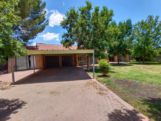 Kroonstad, 4 Bedrooms Bedrooms, 0 ,3 BathroomsBathrooms,House,For Sale,0,1488