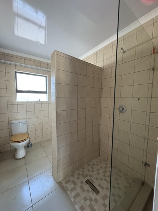 Kroonstad, 4 Bedrooms Bedrooms, 0 ,3 BathroomsBathrooms,House,For Sale,0,1488