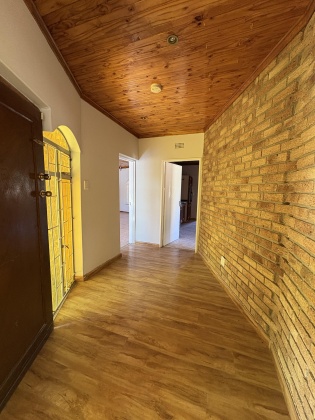 Kroonstad, 4 Bedrooms Bedrooms, 0 ,3 BathroomsBathrooms,House,For Sale,0,1488