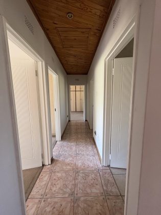 Kroonstad, 4 Bedrooms Bedrooms, 0 ,3 BathroomsBathrooms,House,For Sale,0,1488