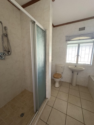 Kroonstad, 4 Bedrooms Bedrooms, 0 ,3 BathroomsBathrooms,House,For Sale,0,1488