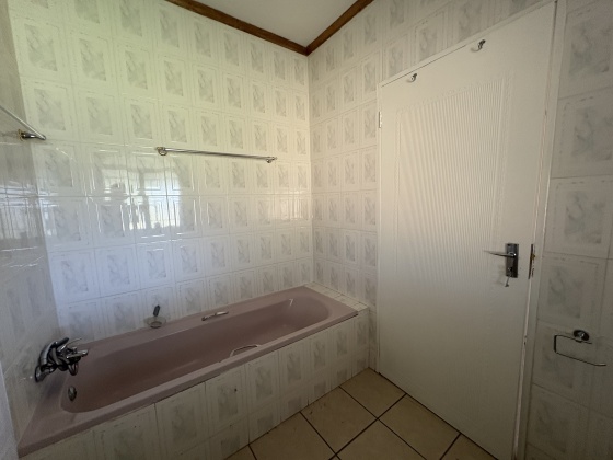 Kroonstad, 4 Bedrooms Bedrooms, 0 ,3 BathroomsBathrooms,House,For Sale,0,1488