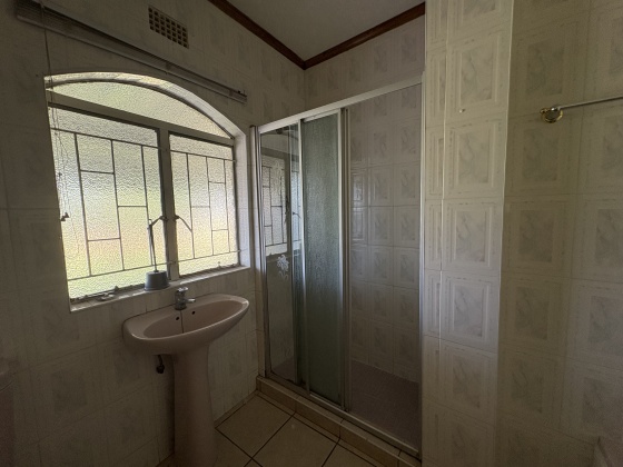 Kroonstad, 4 Bedrooms Bedrooms, 0 ,3 BathroomsBathrooms,House,For Sale,0,1488