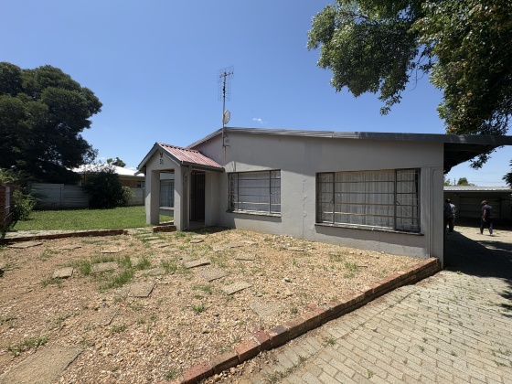 Kroonstad, 3 Bedrooms Bedrooms, ,2 BathroomsBathrooms,House,For Sale,1489