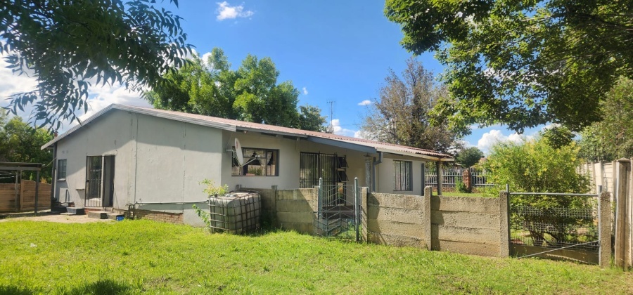 Kroonstad, 3 Bedrooms Bedrooms, ,2 BathroomsBathrooms,House,For Sale,1489