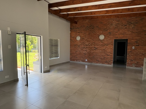 Kroonstad, 3 Bedrooms Bedrooms, ,2 BathroomsBathrooms,House,For Sale,1493