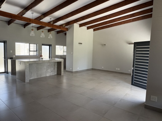 Kroonstad, 3 Bedrooms Bedrooms, ,2 BathroomsBathrooms,House,For Sale,1493