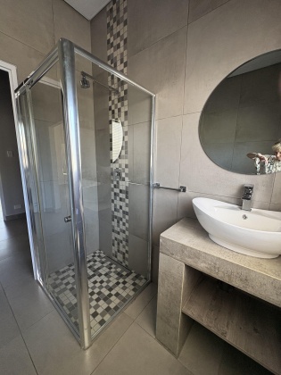 Kroonstad, 3 Bedrooms Bedrooms, ,2 BathroomsBathrooms,House,For Sale,1493