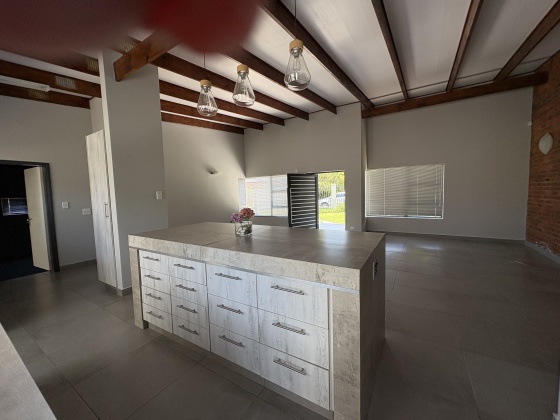 Kroonstad, 3 Bedrooms Bedrooms, ,2 BathroomsBathrooms,House,For Sale,1493