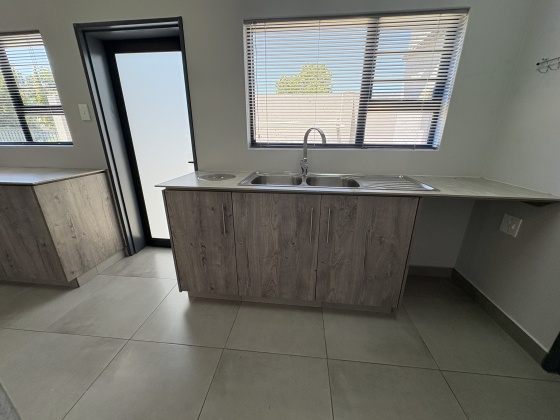 Kroonstad, 3 Bedrooms Bedrooms, ,2 BathroomsBathrooms,House,For Sale,1493