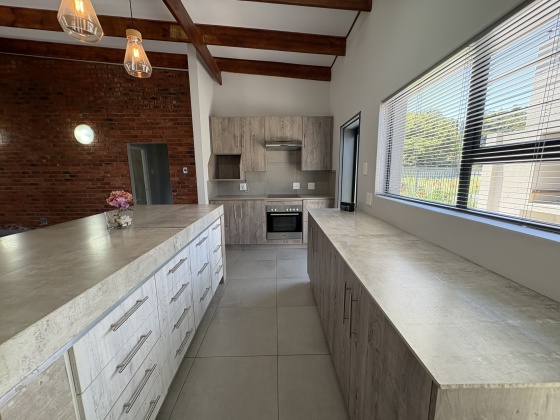 Kroonstad, 3 Bedrooms Bedrooms, ,2 BathroomsBathrooms,House,For Sale,1493