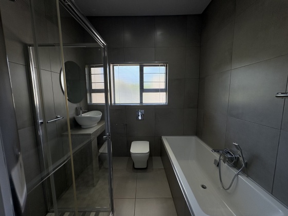 Kroonstad, 3 Bedrooms Bedrooms, ,2 BathroomsBathrooms,House,For Sale,1493