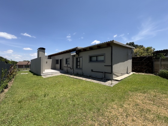 Kroonstad, 3 Bedrooms Bedrooms, ,2 BathroomsBathrooms,House,For Sale,1493