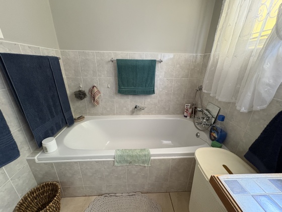Kroonstad, 4 Bedrooms Bedrooms, ,2 BathroomsBathrooms,House,For Sale,1494
