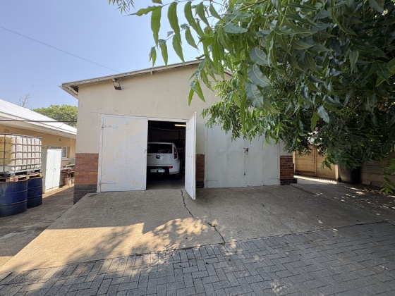 Kroonstad, 4 Bedrooms Bedrooms, ,2 BathroomsBathrooms,House,For Sale,1494