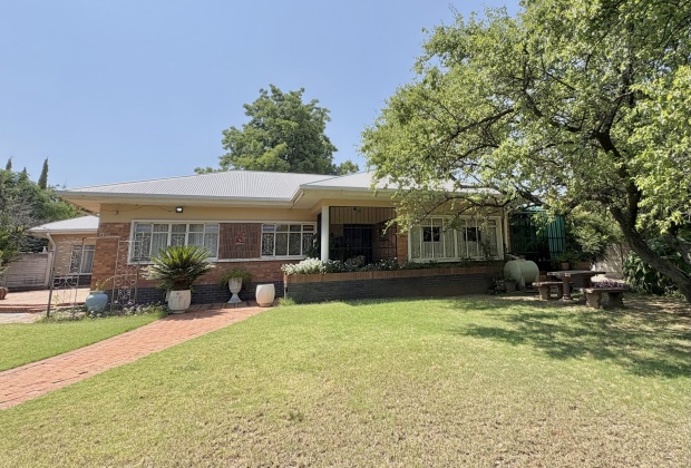 Kroonstad, 4 Bedrooms Bedrooms, ,2 BathroomsBathrooms,House,For Sale,1494