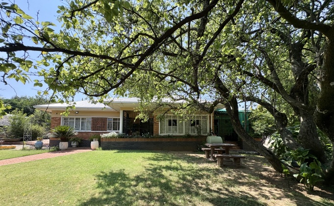 Kroonstad, 4 Bedrooms Bedrooms, ,2 BathroomsBathrooms,House,For Sale,1494