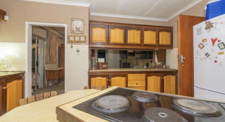 Kroonstad, 4 Bedrooms Bedrooms, ,2 BathroomsBathrooms,House,For Sale,1498