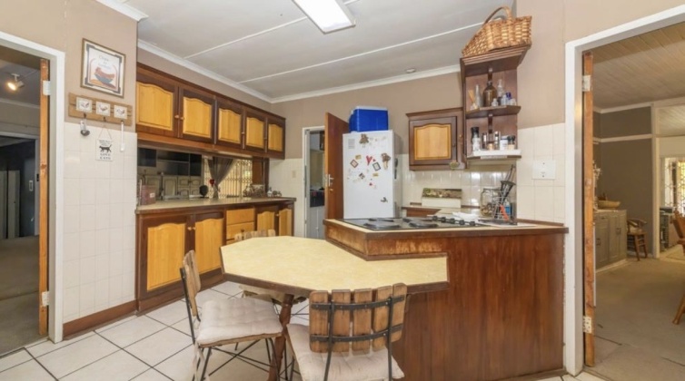 Kroonstad, 4 Bedrooms Bedrooms, ,2 BathroomsBathrooms,House,For Sale,1498