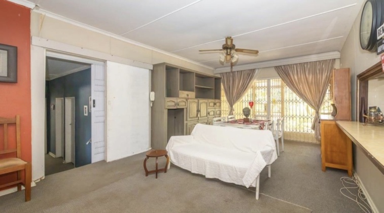 Kroonstad, 4 Bedrooms Bedrooms, ,2 BathroomsBathrooms,House,For Sale,1498
