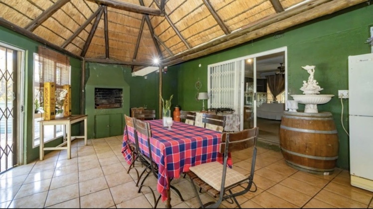 Kroonstad, 4 Bedrooms Bedrooms, ,2 BathroomsBathrooms,House,For Sale,1498
