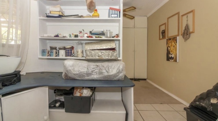 Kroonstad, 4 Bedrooms Bedrooms, ,2 BathroomsBathrooms,House,For Sale,1498