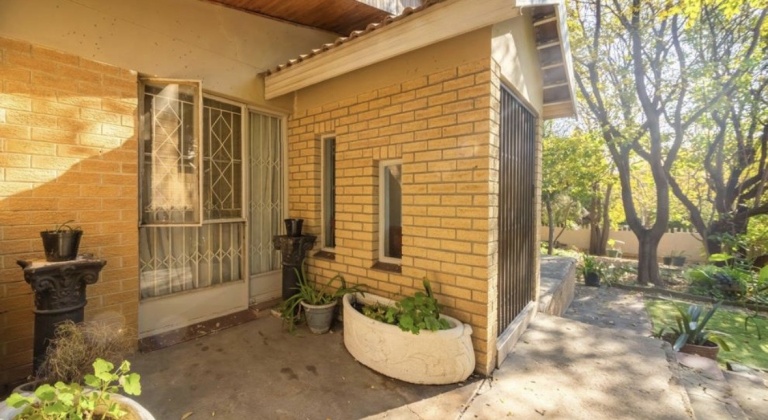 Kroonstad, 4 Bedrooms Bedrooms, ,2 BathroomsBathrooms,House,For Sale,1498