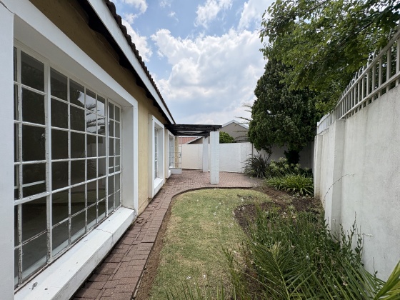 3 Bedrooms Bedrooms, 0 ,2 BathroomsBathrooms,Townhouse,For Sale,0,1500