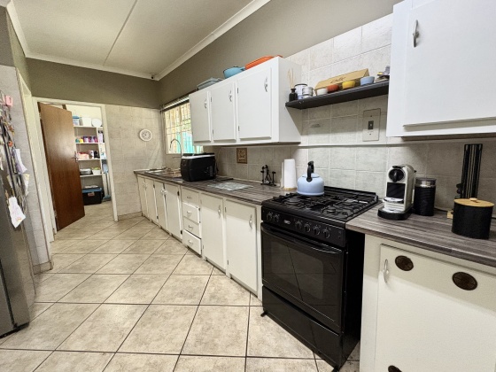 5 Bedrooms Bedrooms, 0 ,4 BathroomsBathrooms,House,For Sale,0,1510