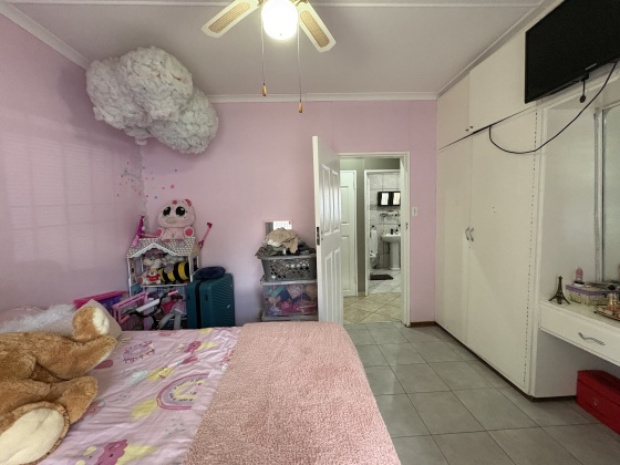 5 Bedrooms Bedrooms, 0 ,4 BathroomsBathrooms,House,For Sale,0,1510