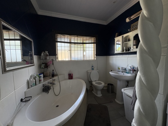 5 Bedrooms Bedrooms, 0 ,4 BathroomsBathrooms,House,For Sale,0,1510