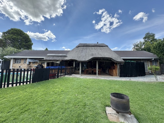 5 Bedrooms Bedrooms, 0 ,4 BathroomsBathrooms,House,For Sale,0,1510