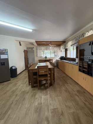 Kroonstad, 4 Bedrooms Bedrooms, 0 ,2 BathroomsBathrooms,House,For Sale,0,1517