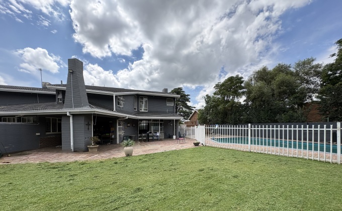 Kroonstad, 4 Bedrooms Bedrooms, 0 ,2 BathroomsBathrooms,House,For Sale,0,1517