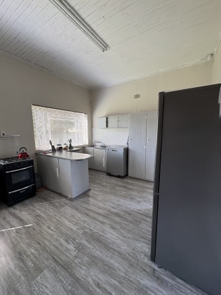 Kroonstad, 3 Bedrooms Bedrooms, 0 ,1 BathroomBathrooms,House,For Sale,0,1519