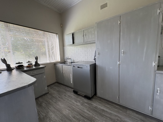 Kroonstad, 3 Bedrooms Bedrooms, 0 ,1 BathroomBathrooms,House,For Sale,0,1519