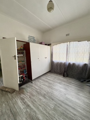 Kroonstad, 3 Bedrooms Bedrooms, 0 ,1 BathroomBathrooms,House,For Sale,0,1519
