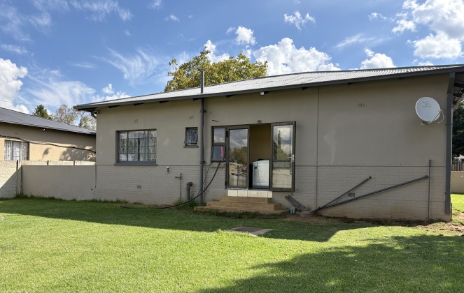 Kroonstad, 3 Bedrooms Bedrooms, 0 ,1 BathroomBathrooms,House,For Sale,0,1519