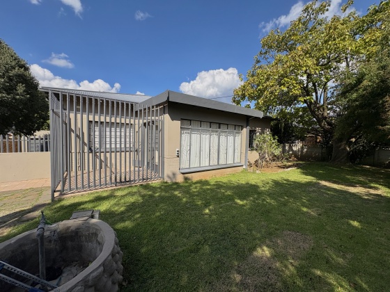 Kroonstad, 3 Bedrooms Bedrooms, 0 ,1 BathroomBathrooms,House,For Sale,0,1519