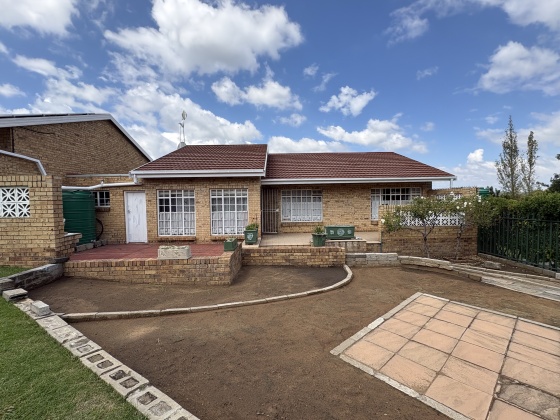 Kroonstad, 3 Bedrooms Bedrooms, 0 ,2 BathroomsBathrooms,Townhouse,For Sale,0,1520