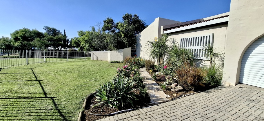 Kroonstad, 4 Bedrooms Bedrooms, 0 ,2 BathroomsBathrooms,House,For Sale,0,1522