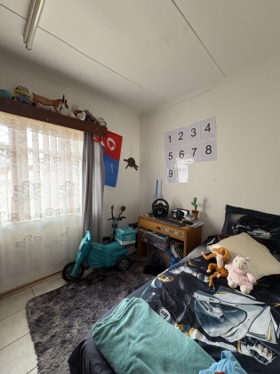 Kroonstad, 4 Bedrooms Bedrooms, 0 ,2 BathroomsBathrooms,House,For Sale,0,1524