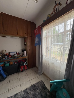 Kroonstad, 4 Bedrooms Bedrooms, 0 ,2 BathroomsBathrooms,House,For Sale,0,1524