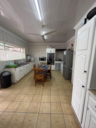 Kroonstad, 4 Bedrooms Bedrooms, 0 ,2 BathroomsBathrooms,House,For Sale,0,1524