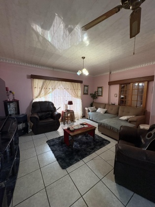 Kroonstad, 4 Bedrooms Bedrooms, 0 ,2 BathroomsBathrooms,House,For Sale,0,1524