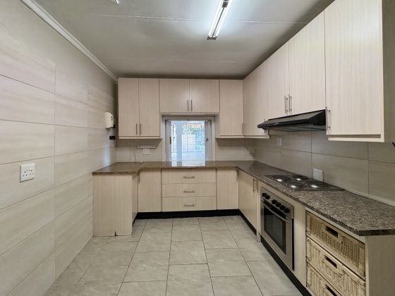 Kroonstad, 3 Bedrooms Bedrooms, 0 ,2 BathroomsBathrooms,Townhouse,For Sale,0,1526