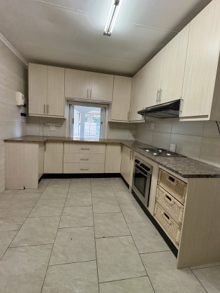 Kroonstad, 3 Bedrooms Bedrooms, 0 ,2 BathroomsBathrooms,Townhouse,For Sale,0,1526