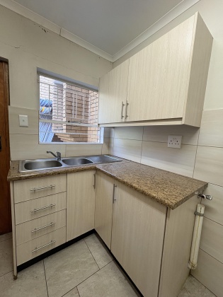 Kroonstad, 3 Bedrooms Bedrooms, 0 ,2 BathroomsBathrooms,Townhouse,For Sale,0,1526